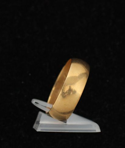 null Ring in 18k yellow gold, TDD: 67, weight: 8.7 g.