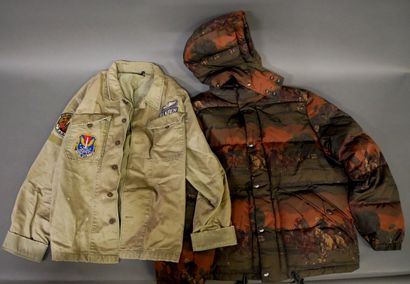 null *RALPH LAUREN :

- Une veste style militaire en coton kaki, taille XXL (tâches)

-...
