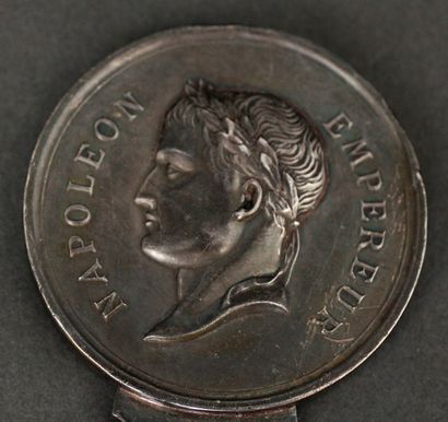 null *CHRISTOFLE

Coupe-papier en métal argenté à l'éffigie de Napoléon Ier de profil

L...