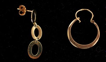 null *Set of two pendants and two earrings in 18k yellow gold and colored stones,...
