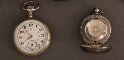 null Lot:

- Two metal pocket watches

- House of the Engineer Chevallier Metal Hectometer...