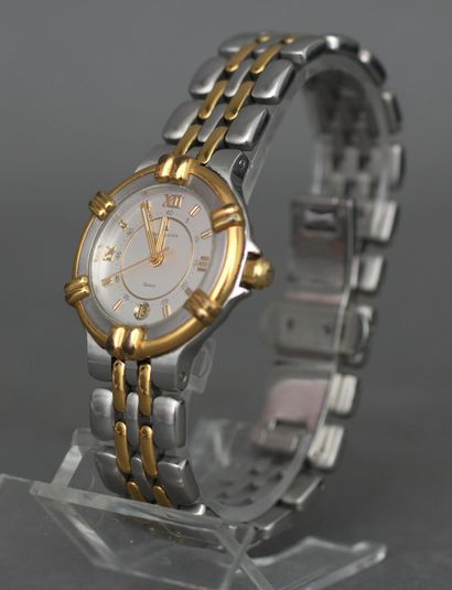 null Maurice LACROIX

Ladies' watch in steel and yellow gold-plated steel, round...