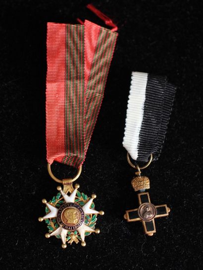 null Médailles miniatures :

- Officier de la Légion d'Honneur marqué sur une face...