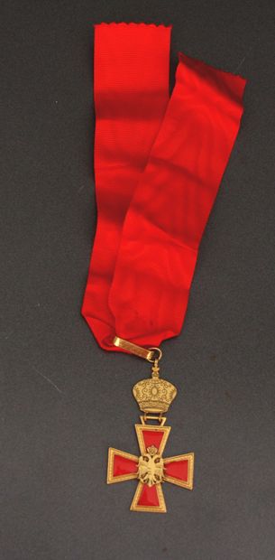 null Aeterna Lucina (1970-1994)

Croix de chevalier en métal doré et émail rouge...