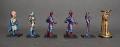 null DC COMICS - MARVEL

Collection d'environ une cinquantaine de figurines de Super...