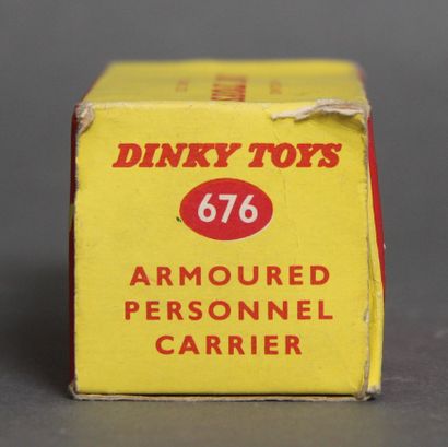 null DINKY TOYS made in England

Armoured personnel carrier ref. 676 (petites usures...