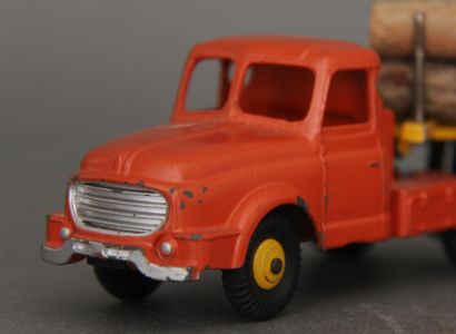 null DINKY TOYS made in France

Willème semi-remorque fardier réf 36A, cabine orange,...