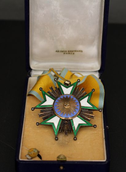 null Iran

Order of the Crown of Iran, jewel of commander in vermeil and enamel,...