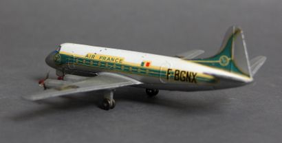 null Lot :

-DINKY SUPERTOYS made in France

Super G constellation Lockheed Air France,...