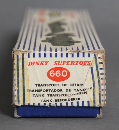 null Lot :

- DINKY SUPERTOYS made in England

Tank transporteur, ref. 660 (petites...