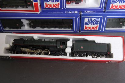 null JOUEF HO :

- Locomotive vapeur SNCF 141 R 416 Reims avec tender dans sa boite...