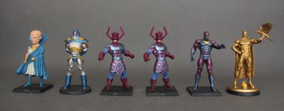 null DC COMICS - MARVEL

Collection d'environ une cinquantaine de figurines de Super...