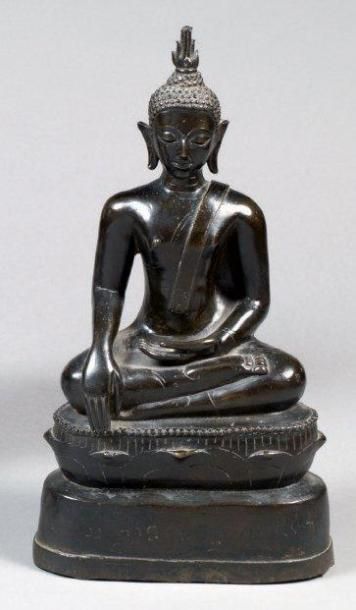 null Bouddha assis dans le geste de la prise de terre a témoin Laos XIXe siècle H:...