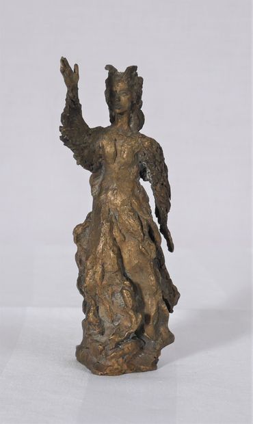 null Modern school

Woman standing with her right arm raised

Bronze sculpture, monogrammed...