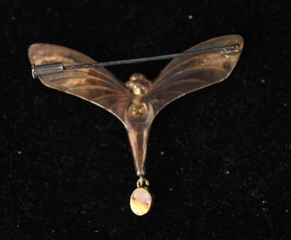 null Broche papillon en argent 800°/°° et cabochons d'opales; pds brut : 5,3 g.