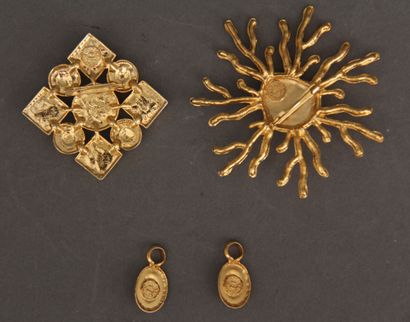 null Edouard RAMBAUD Paris
- Broche corail en métal doré et céramique, signée
D :...