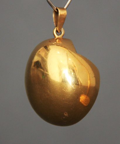 null Emile GILIOLI (1911-1977)
Pendant in 18k yellow gold, signed, numbered 28/30,...