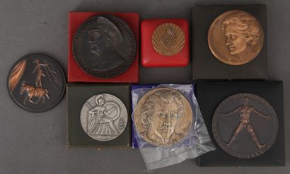 null Lot of bronze medals including Les GRUSS by LHOSTE and a silver medal BUP (weight...