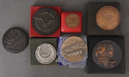 null Lot of bronze medals including Les GRUSS by LHOSTE and a silver medal BUP (weight...