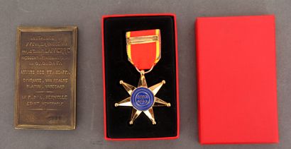 null Lot of Masonic medals: GODF: Pythagoras, The Star of Peace, Truth, Montaigne...