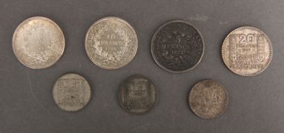 null Lot of silver coins :
- One coin of 20 FF Turin 1933
- Two coins of 10 FF Hercules...