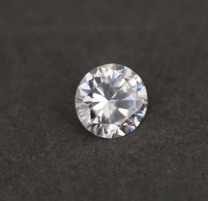 null Un diamant sur papier taille moderne d'env.0,50 cts