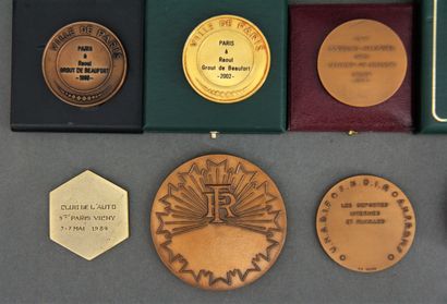 null Batch of medals in bronze and metal congres and association of the Mayors, national...