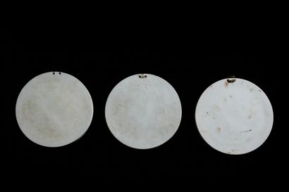 null BING GRONDHAL (Copenhagen)
Suite of three circular medallions in cookie porcelain...