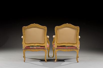 null Suite of five armchairs with flat backs and shoulders in carved, molded and...