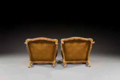 null Suite of five armchairs with flat backs and shoulders in carved, molded and...