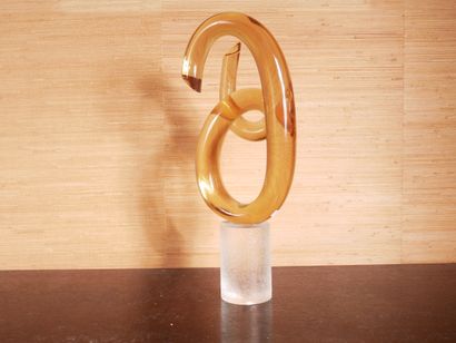 null Sculpture en verre transparent teinté jaune, support cylindrique en verre transparent...