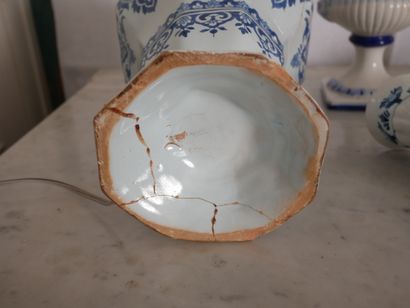 null Lot dépareillé en porcelaine et faïence blanc-bleu (accidents)
