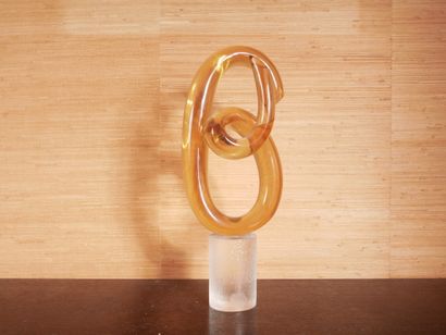 null Sculpture en verre transparent teinté jaune, support cylindrique en verre transparent...