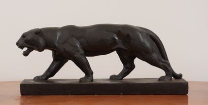 null Henri BARGAS (XXème s.)
Tigre marchant
Sculpture en plâtre patiné noir, signé
H...