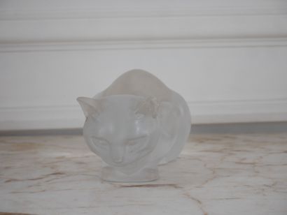 null LALIQUE France
Sculpture en cristal moulé-pressé satiné représentant un chat...
