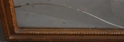 null Trumeau en bois redoré à décor peint d'une scène galante
160,5 x 81 cm. (ac...