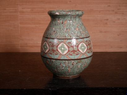 null Jean GERBINO (1876-1966)
Vase balustre en terres mosaïquées, signé
H : 20 c...
