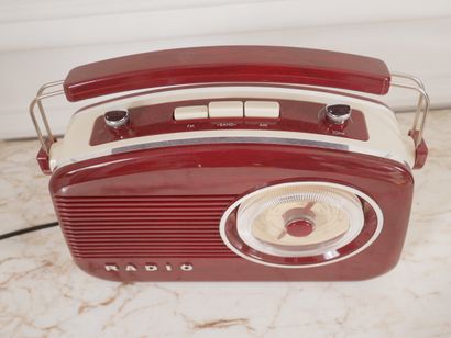 null KONIG electronic
Radio rétro en plastique rouge et blanc