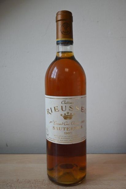 1 bouteille CH. RIEUSSEC, 1° cru Sauternes...
