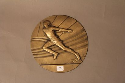 Edouard FRAISSE (1880-1956) L'arrivée au sprint Médaillon en bronze signé en bas...