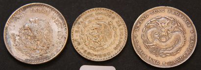 null Lot de 3 pièces en argent: 1 p. d'1 peso mexicain 1967, 1 p. de 5 pesos mexicain...
