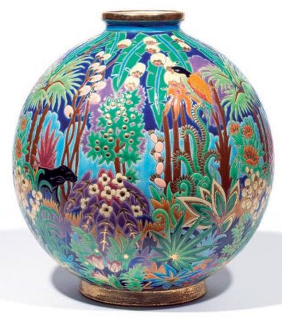 LONGWY Vase boule coloniale «AMAZONIE» en faïence émaillée cloisonnée polychrome...