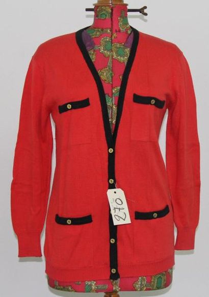 CELINE Paris, YVES SAINT LAURENT Tricot Cardigan en laine rouge, parmenture et bordures...