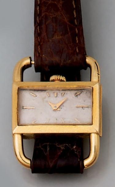 null Montre-bracelet de dame, en or jaune, la montre de forme rectangulaire, les...