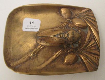 null Vide-poche en bronze à décor en relief d'une cigale 11x805 cm
