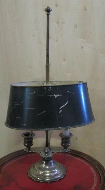 null Petite lampe bouillotte avec abat-jour en tôle en métal argenté à deux lumi...