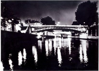 Karl LAGERFELD (1938-) «Ponts de Paris 2002» Photographie monogrammée en bas à droite....