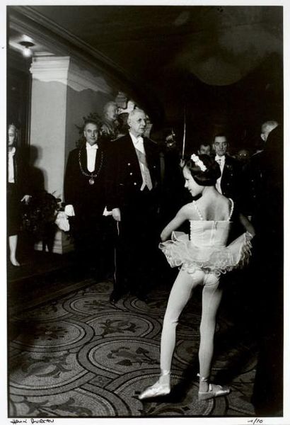 Henri BUREAU (né en 1940) De Gaulle et le petit rat de l'opéra, 1967 Tirage argentique...