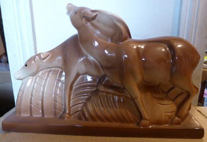 LEMANCEAU Couple d'animaux sculpture en céramique engobe marron H: 24 cm L: 35,5...