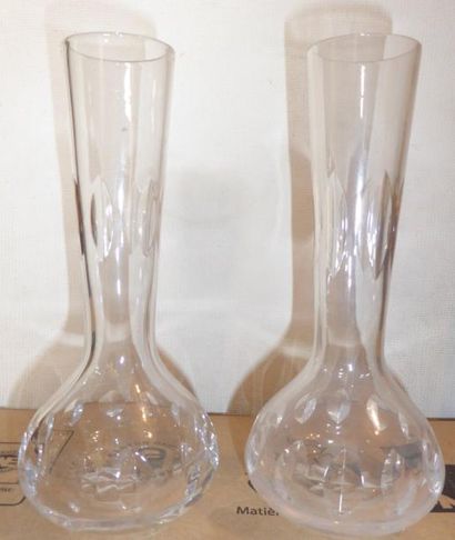 null Paire de petits vases en cristal de Sèvres H: 19 cm